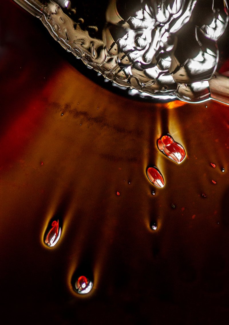 Nahaufnahme des Ferrofluid in einer Petrischale
