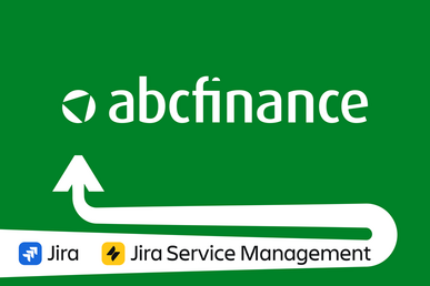 Ein Symbolbild zeigt das abcfinance Logo auf das ein Pfeil gerichtet ist. In dem Pfeil sind das Jira und das Jira Service Management Logo eingefügt.
