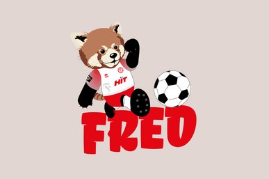 Das illustrierte Maskottchen Fred spielt mit einem Fußball